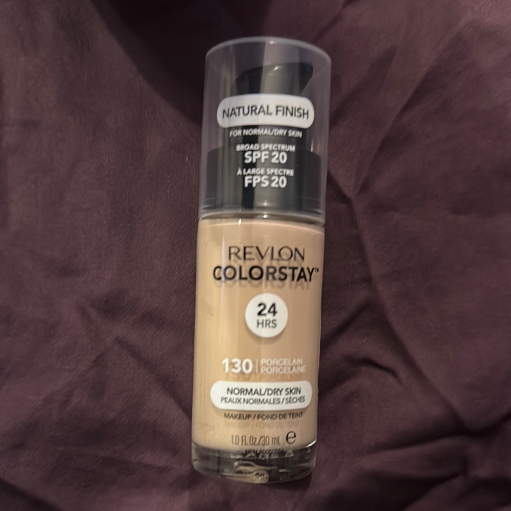 Revlon ColorStay Foundation - 130 Porcelain